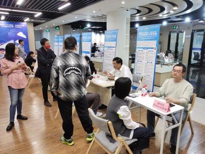 家門(mén)口的新業(yè)態(tài)，一站式綜合就業(yè)創(chuàng)業(yè)與健康服務(wù)全方位升級(jí)